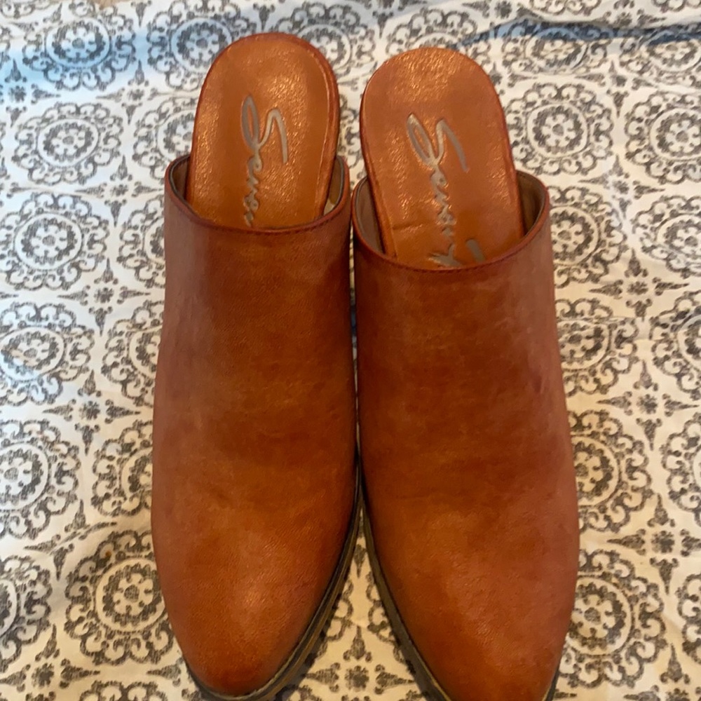 Cute Fall slip on shoes